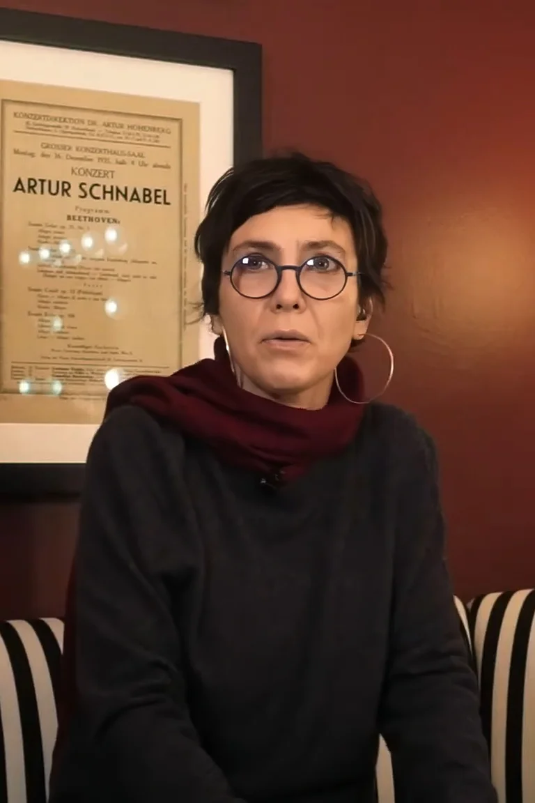 Adriana Calcanhotto